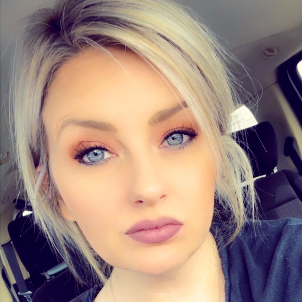 Meet your Posher, Andrea